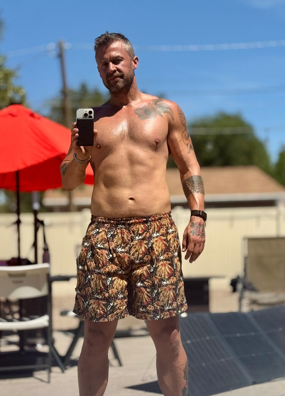 Vintage 90s Big Dogs Men's Large Tropical Palm Tree and Dogs Design Swim Trunks